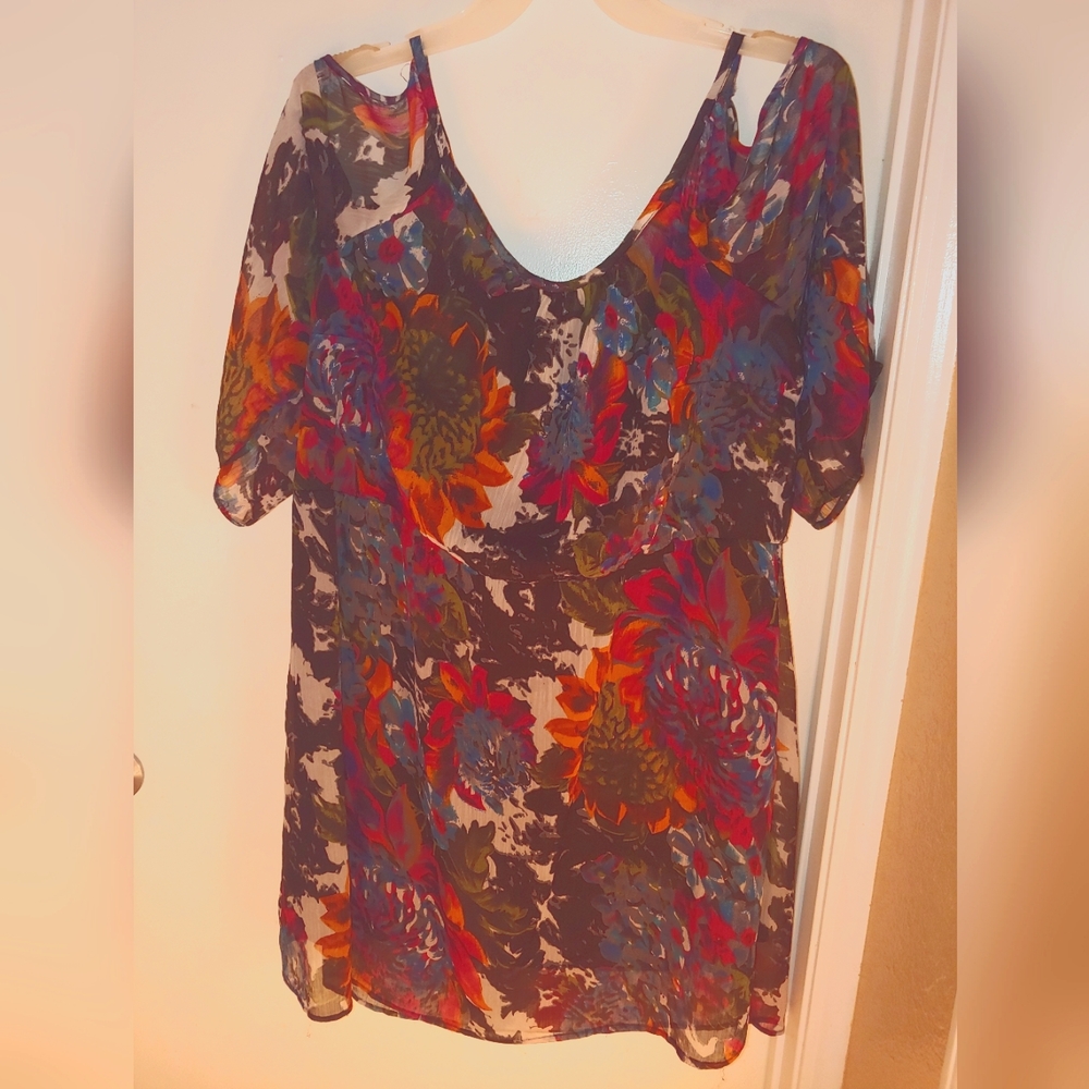 Cold shoulder multi colored swing dress size 2XL brand Dots
